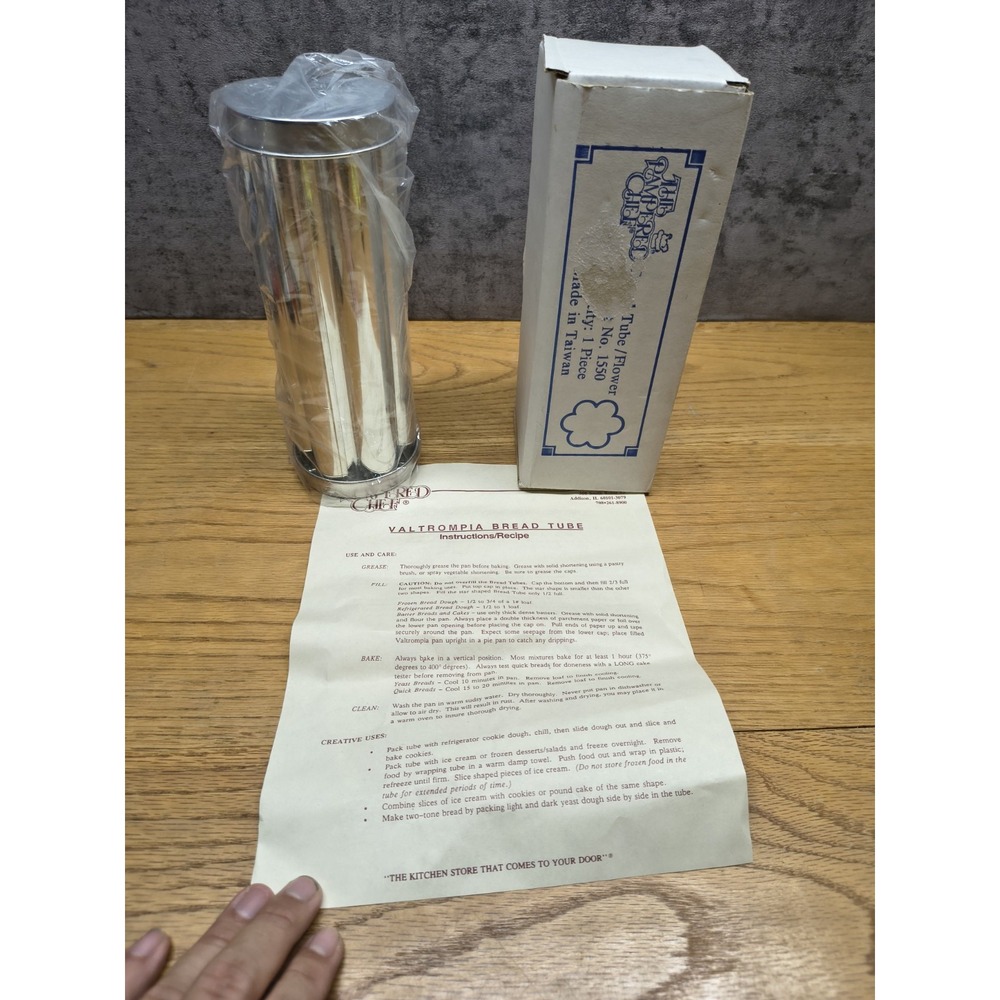 The Pampered Chef Bread Tube Flower #1550, new